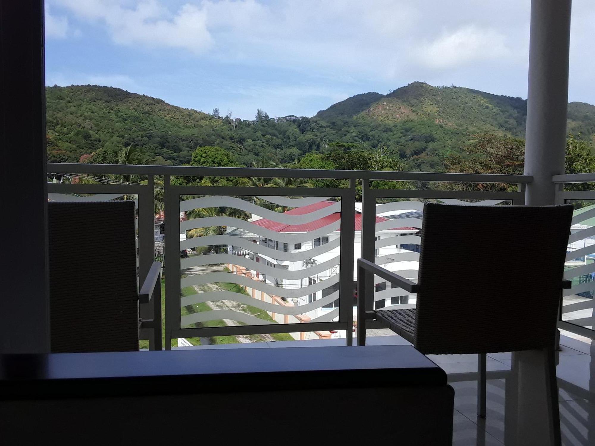 Diamond Plaza Hotel Grand Anse  Szoba fotó